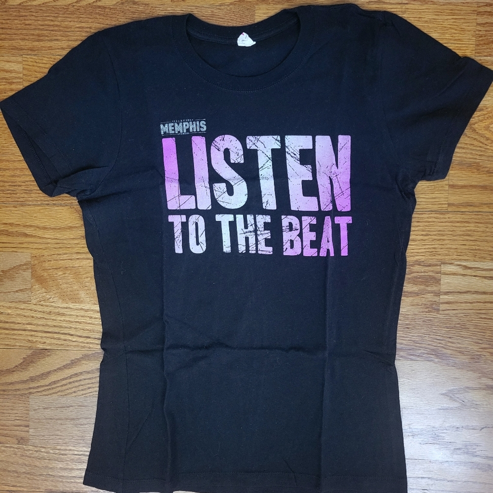 MEMPHIS Broadway Musical Listen to The Beat Black Women's T-Shirt